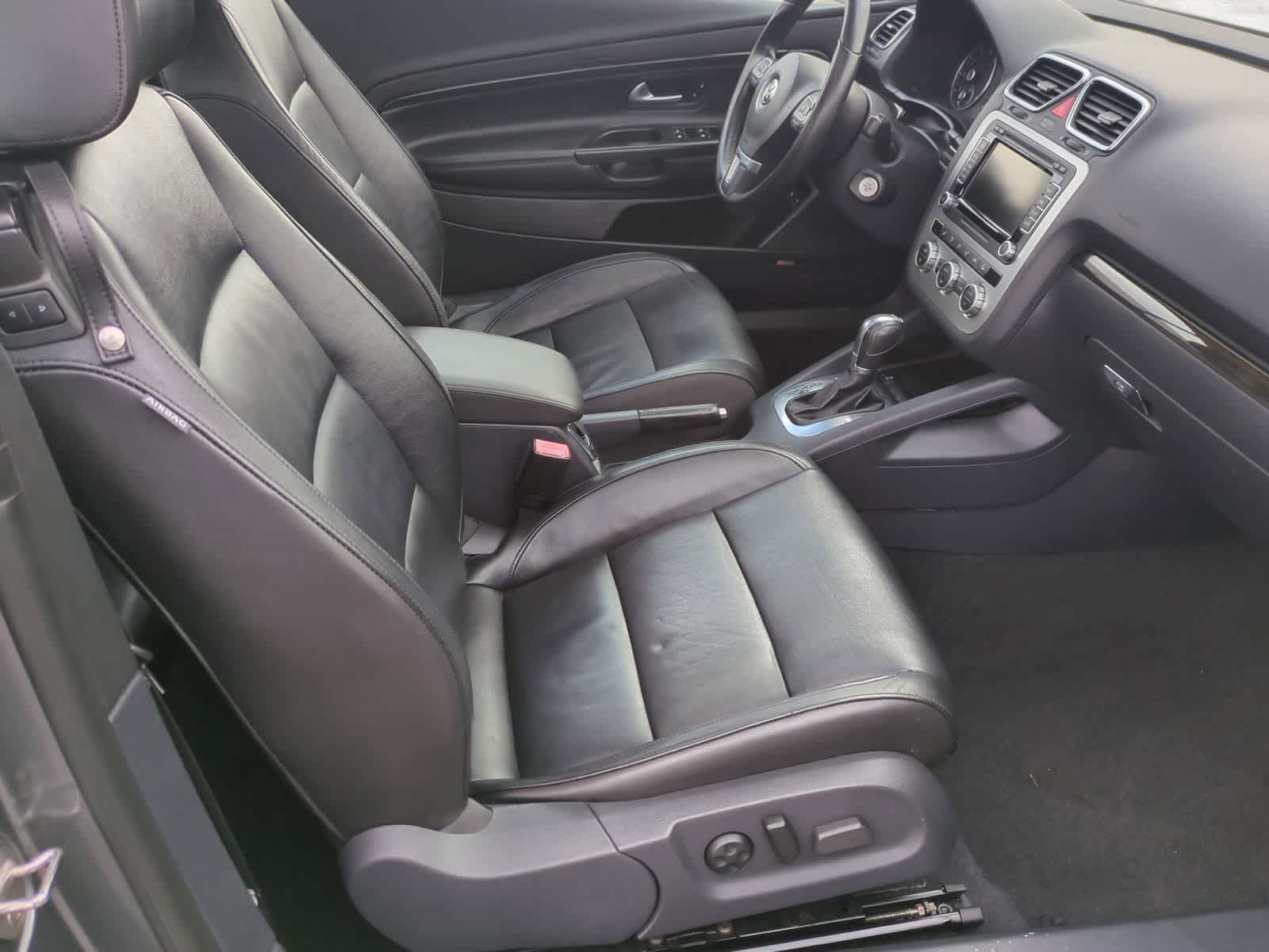 Thumbnail: 2013 Volkswagen Eos - 22