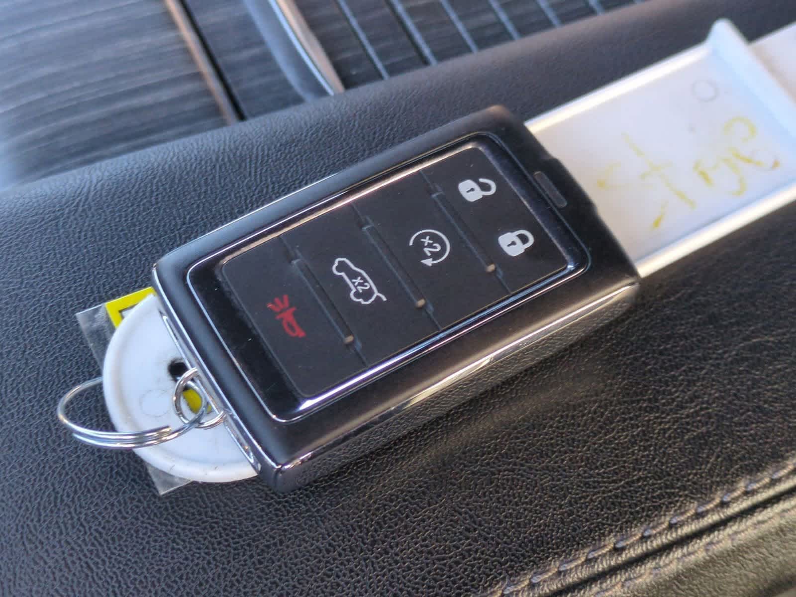 Thumbnail: 2024 Jeep Wagoneer - 36