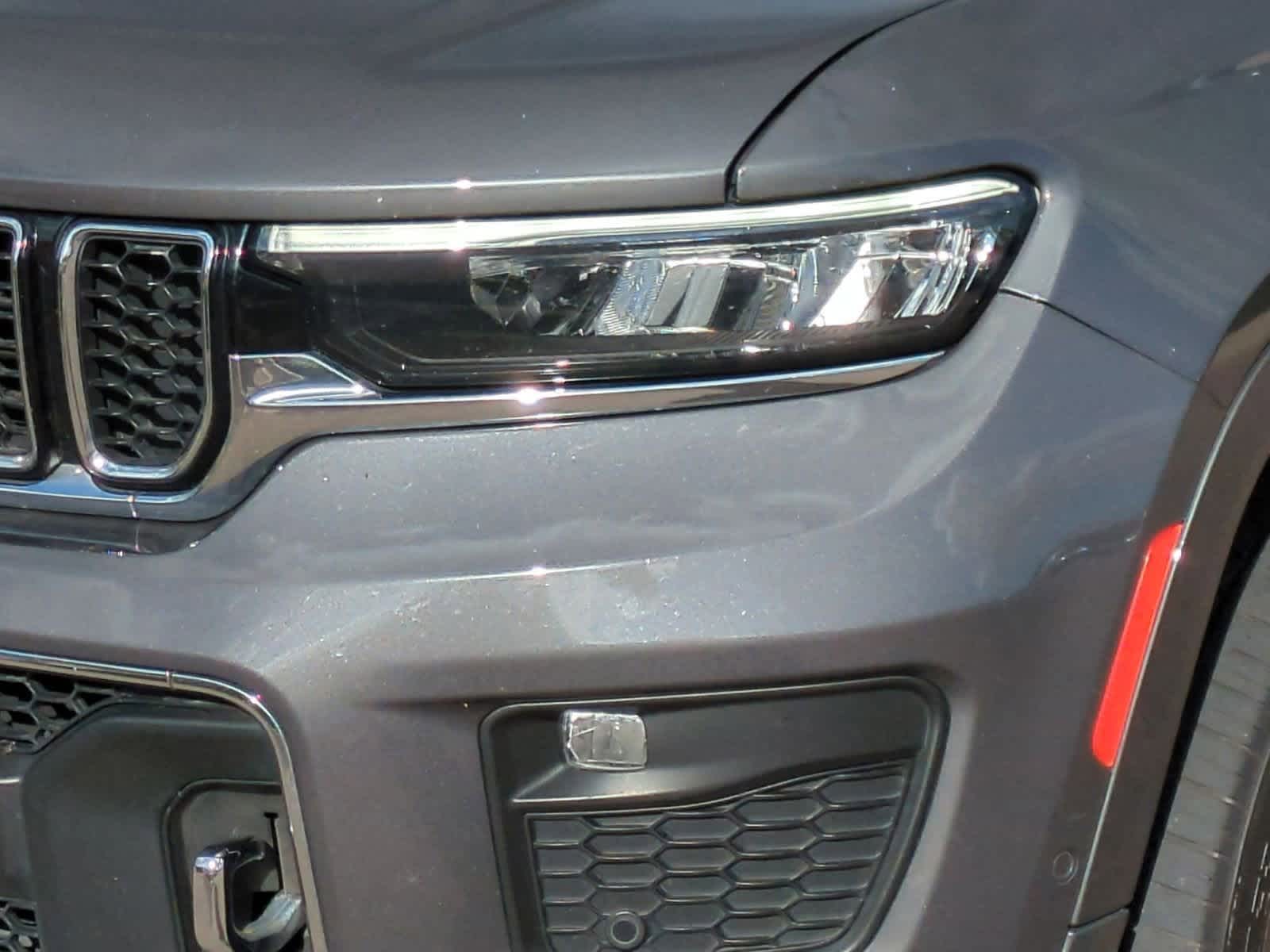 Thumbnail: 2022 Jeep Grand Cherokee - 11