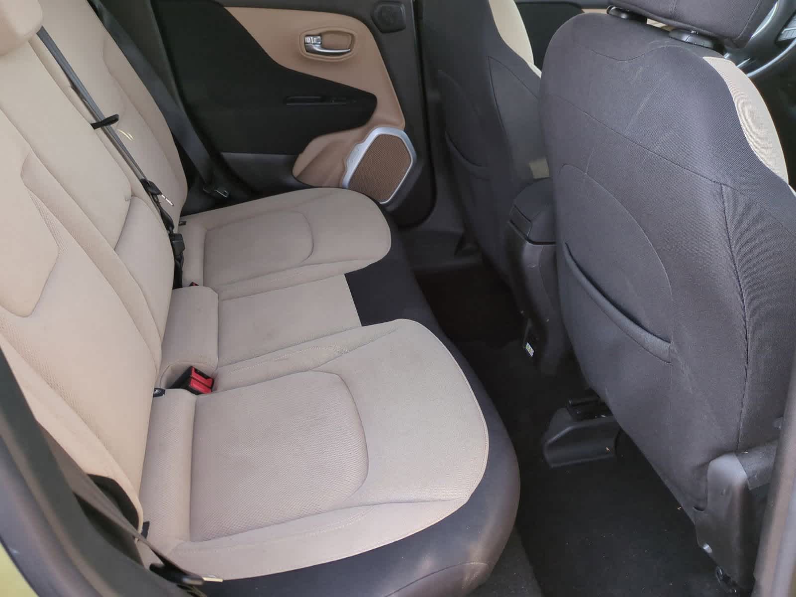 Thumbnail: 2015 Jeep Renegade - 20