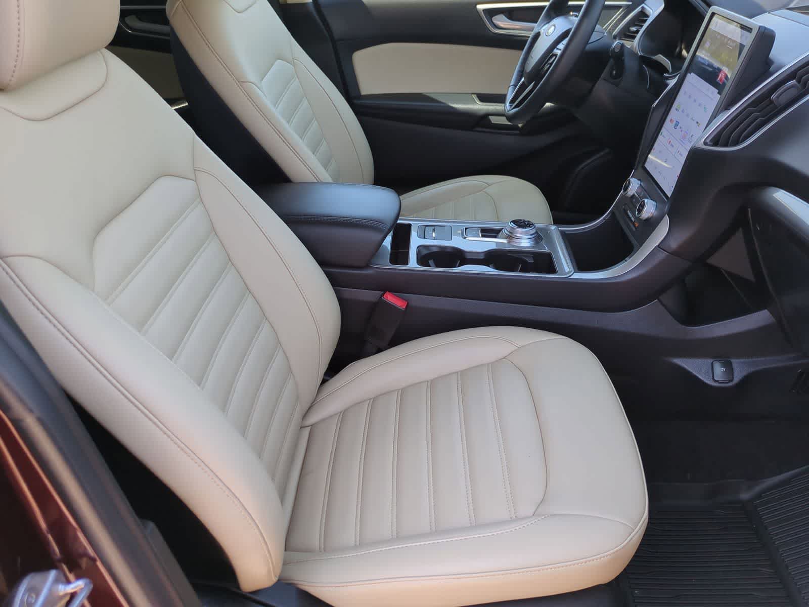 Thumbnail: 2023 Ford Edge - 21