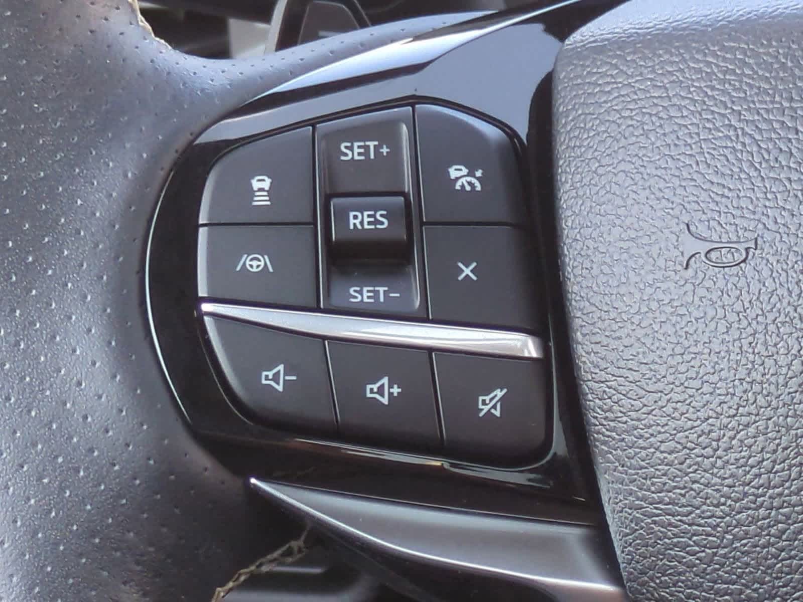 Thumbnail: 2022 Ford Explorer - 25