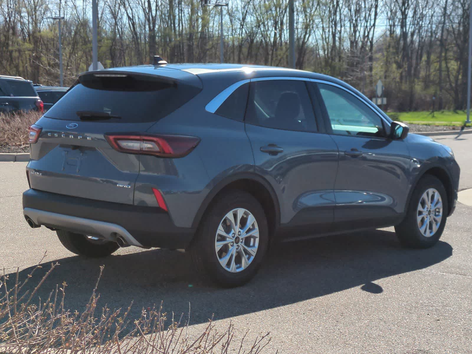 Thumbnail: 2023 Ford Escape - 8