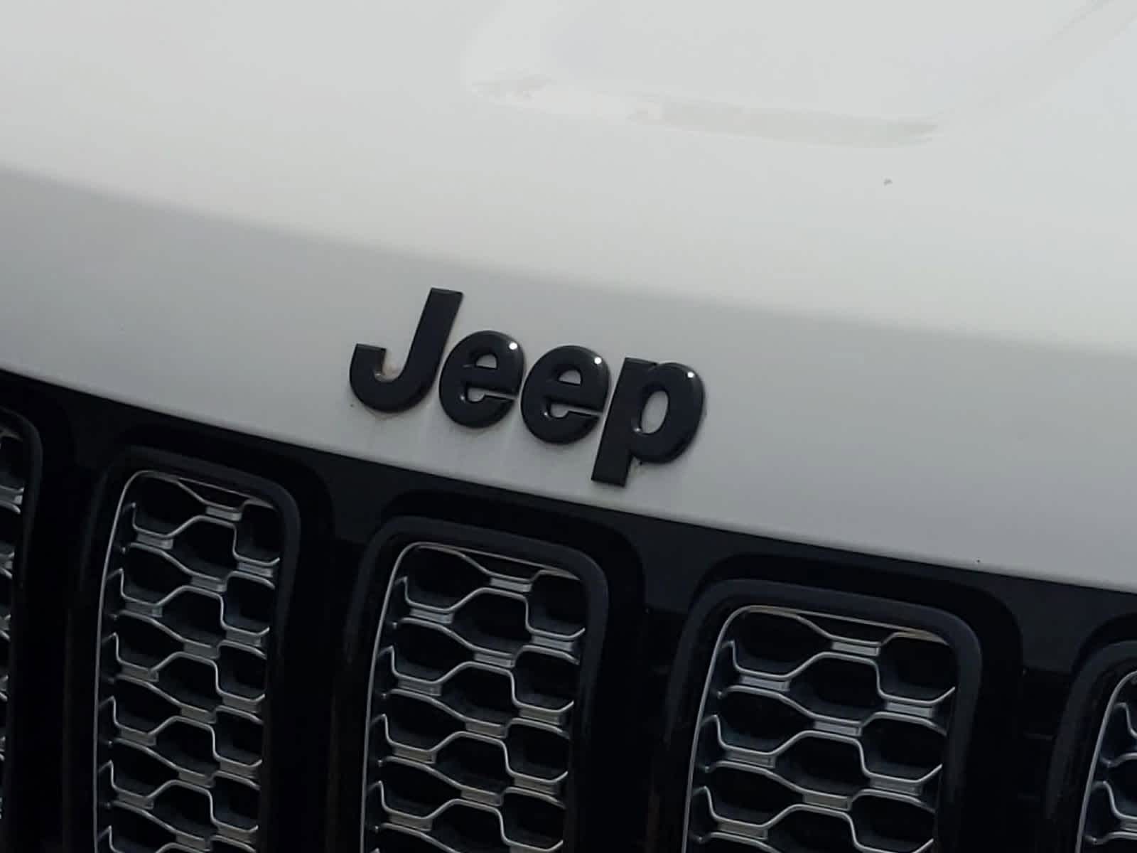 Thumbnail: 2020 Jeep Grand Cherokee - 12