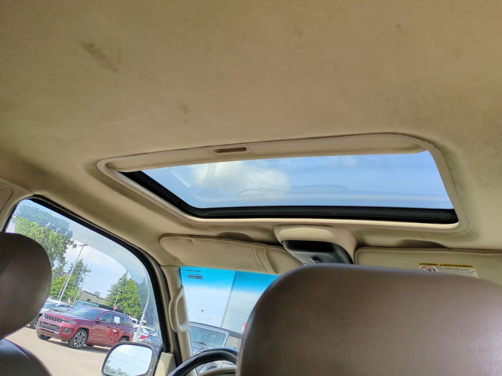 Thumbnail: 2004 Ford Explorer Sport Trac - 21