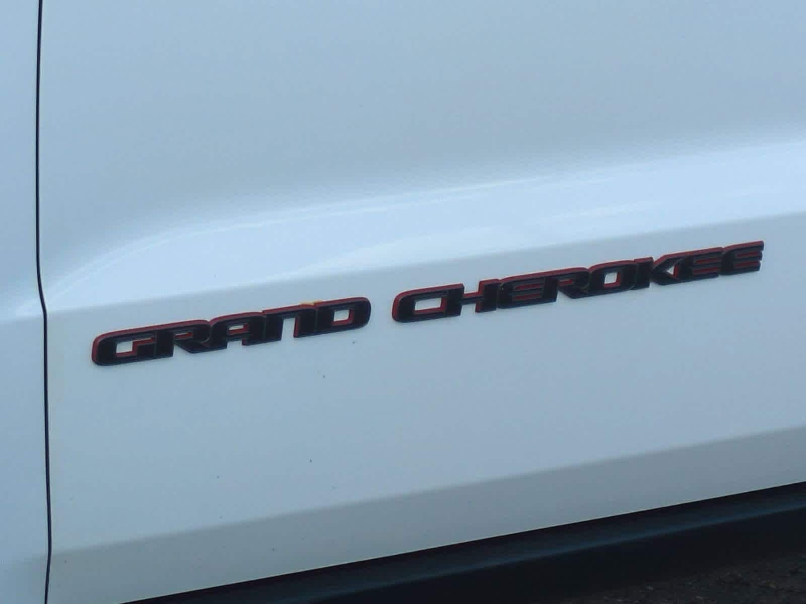 Thumbnail: 2017 Jeep Grand Cherokee - 13