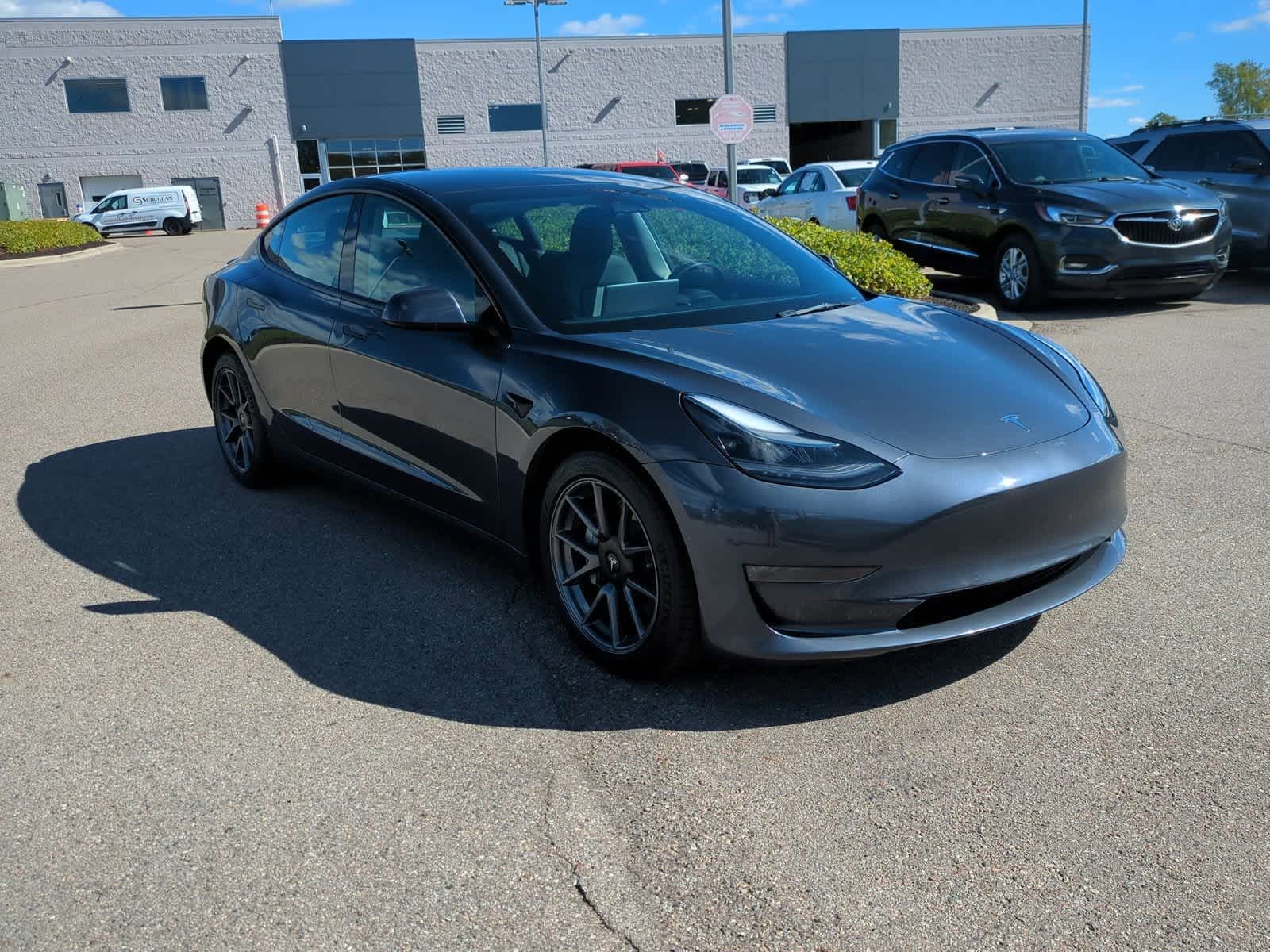 Thumbnail: 2022 Tesla Model 3 - 2