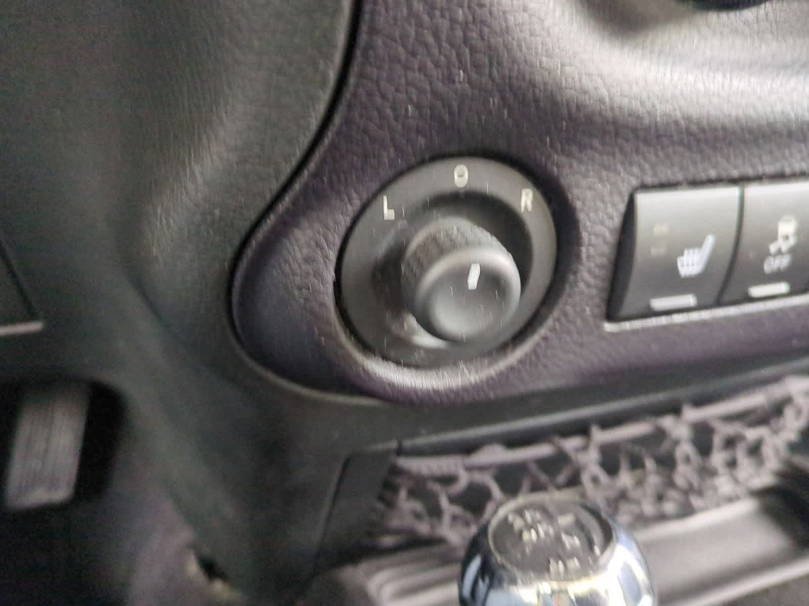 Thumbnail: 2014 Jeep Wrangler - 25