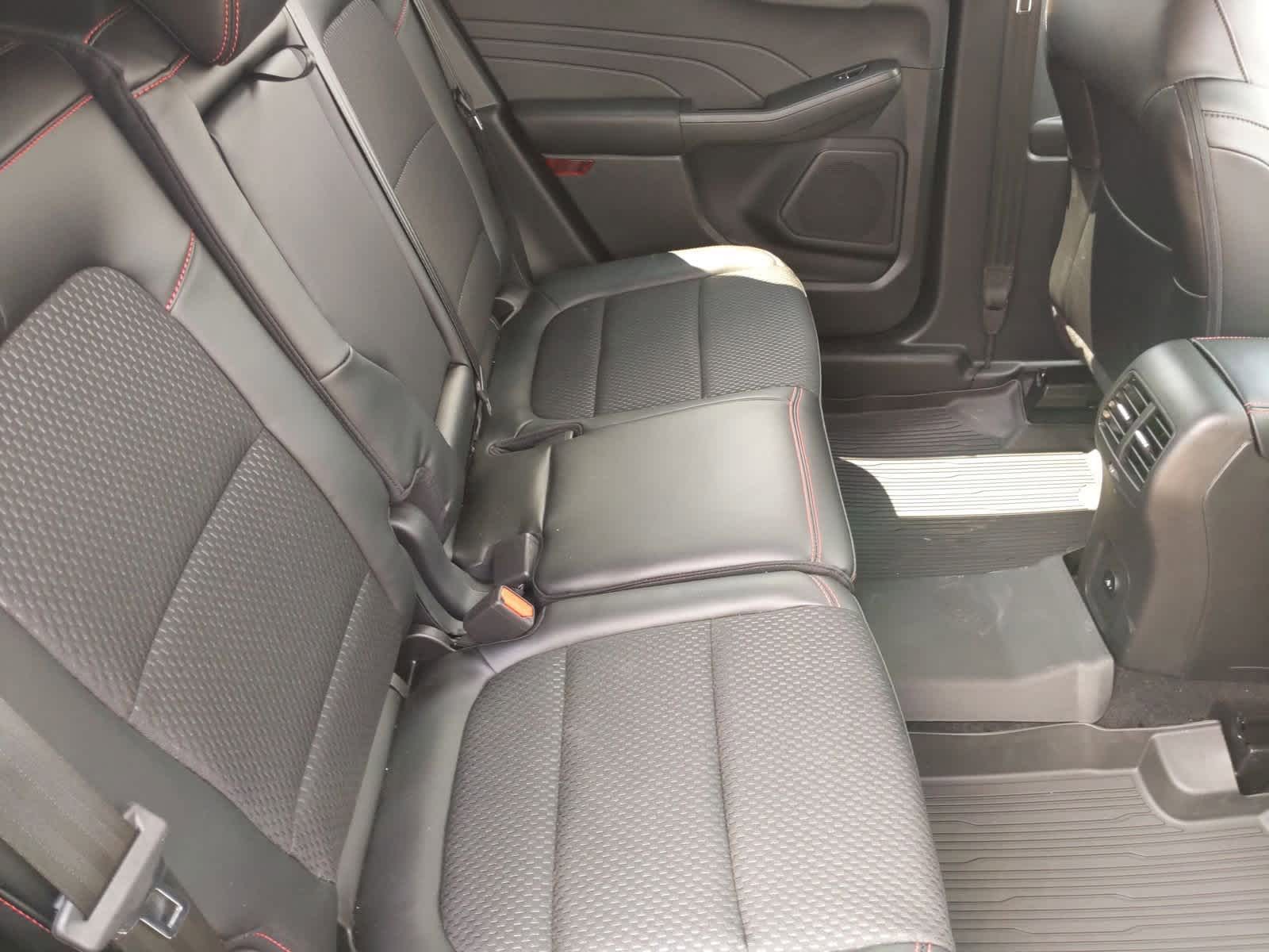 2025 Ford Escape ST-Line 20