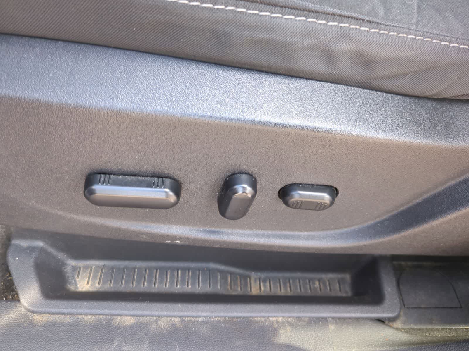 Thumbnail: 2014 Ford Escape - 17