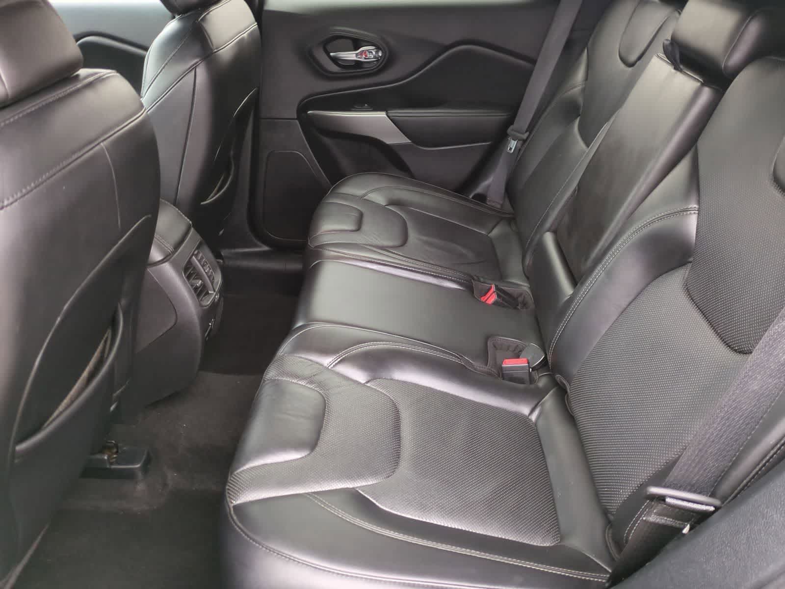 Thumbnail: 2020 Jeep Cherokee - 19