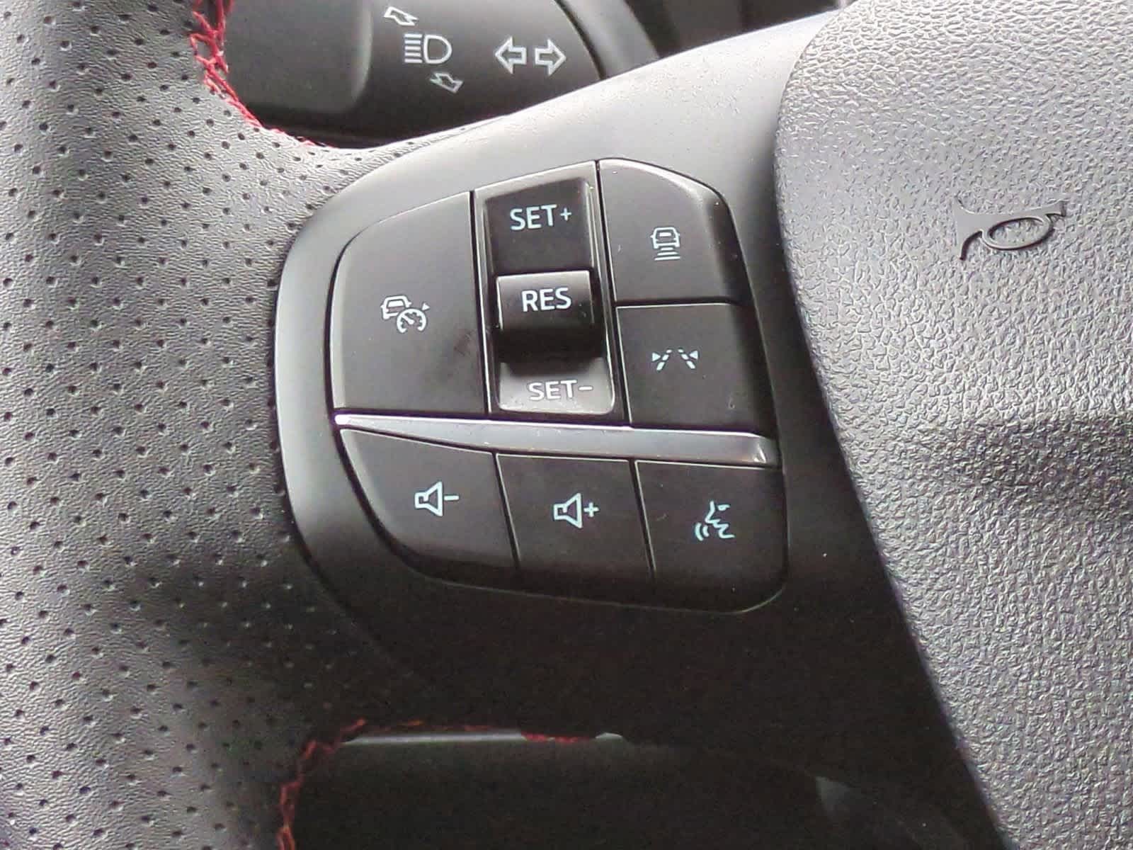 2025 Ford Escape ST-Line 22