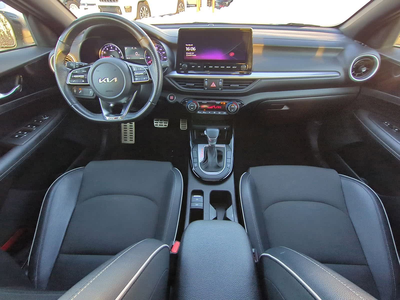 Thumbnail: 2023 Kia Forte - 15