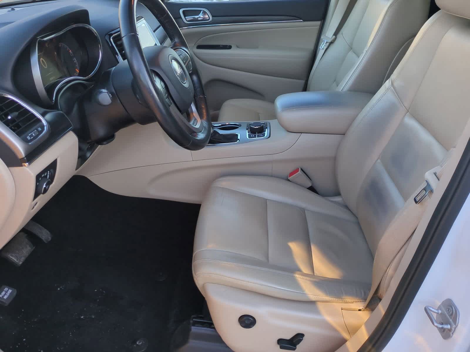 Thumbnail: 2020 Jeep Grand Cherokee - 16