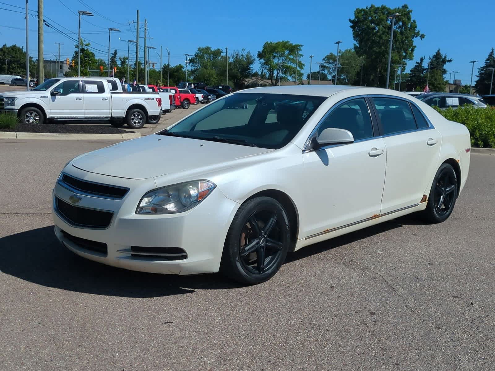 Thumbnail: 2010 Chevrolet Malibu - 4