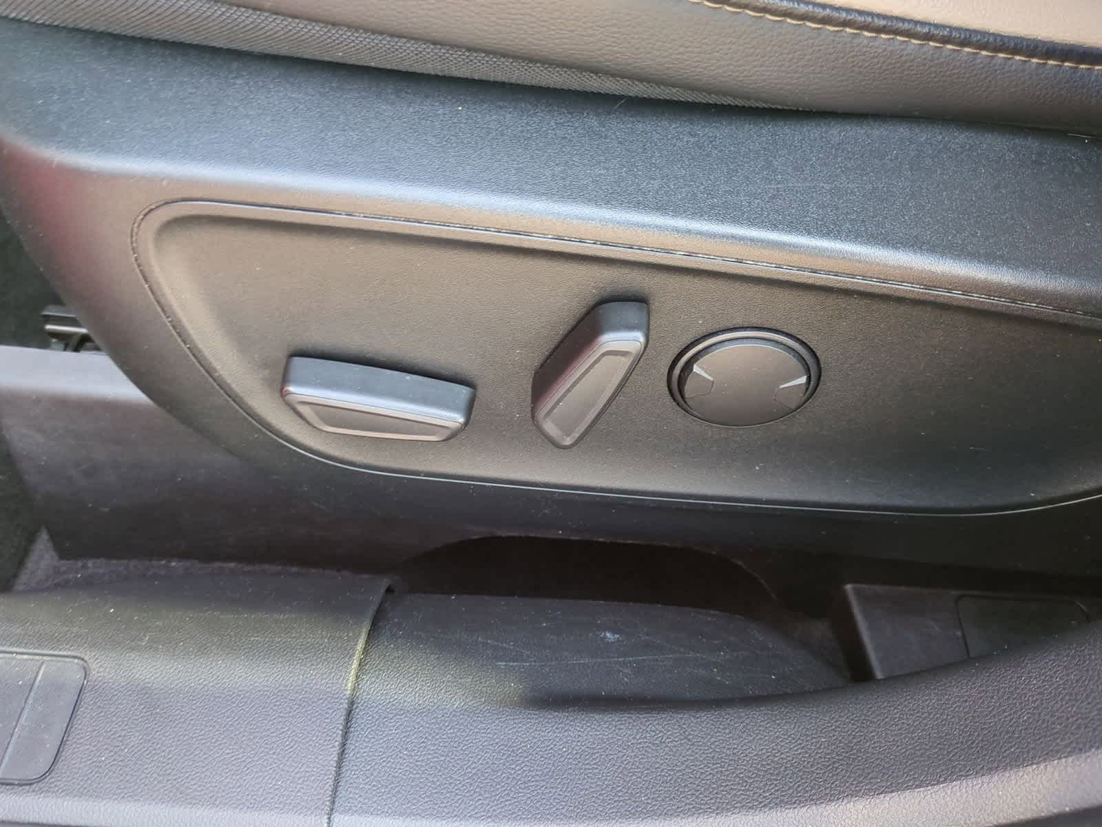 Thumbnail: 2020 Ford Escape - 17