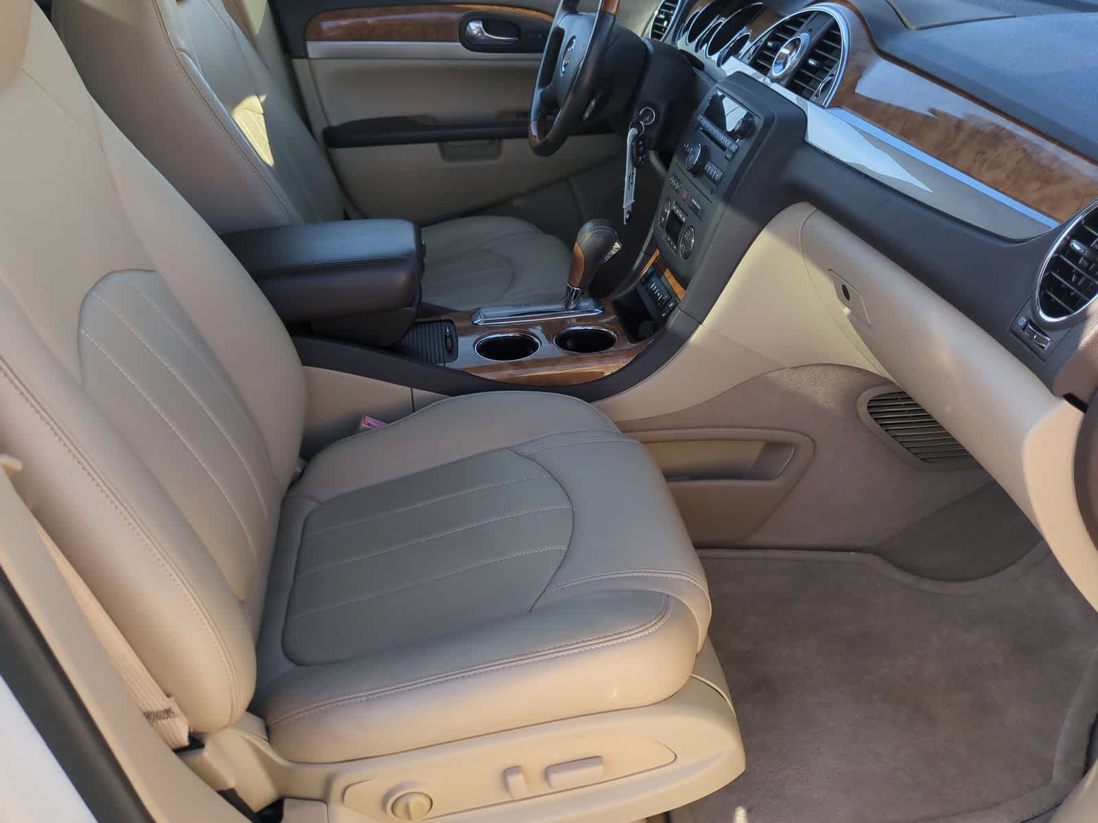 Thumbnail: 2010 Buick Enclave - 23