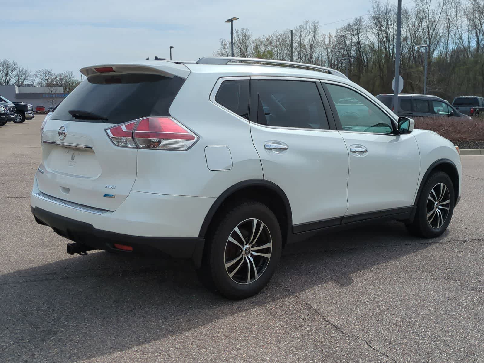 Thumbnail: 2015 Nissan Rogue - 8