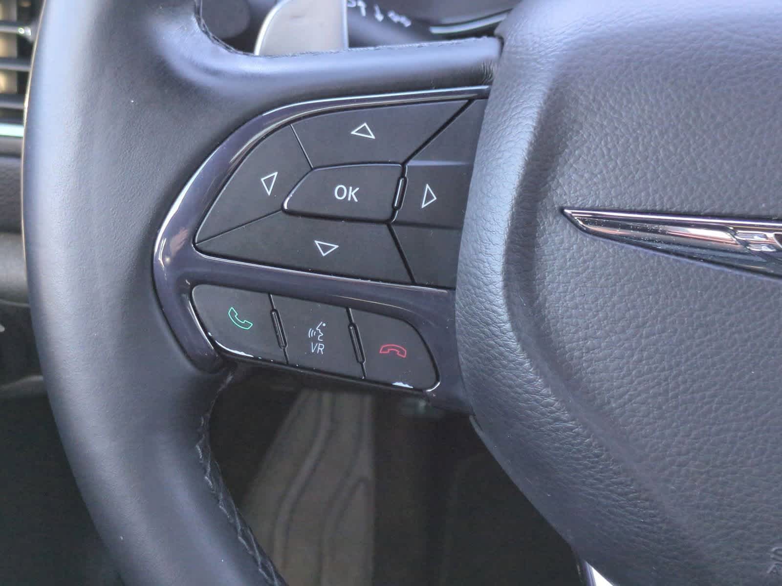 Thumbnail: 2016 Chrysler 200 - 25