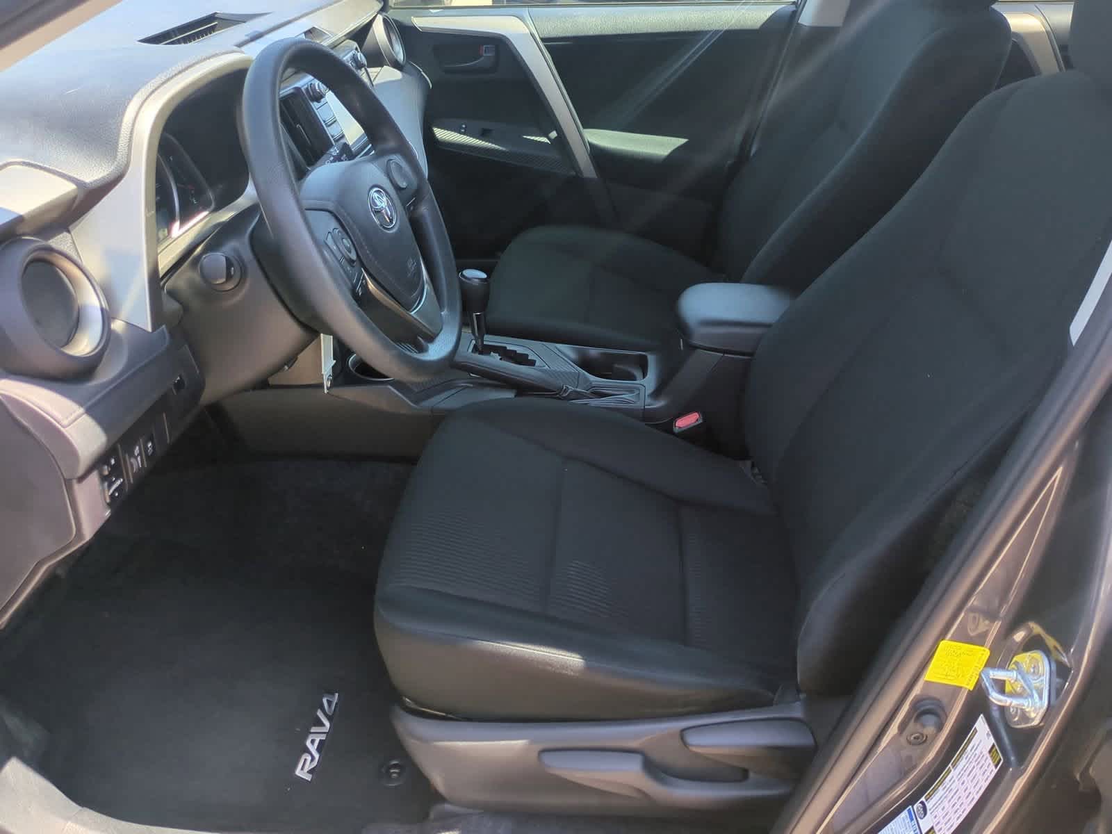 Thumbnail: 2015 Toyota RAV4 - 16
