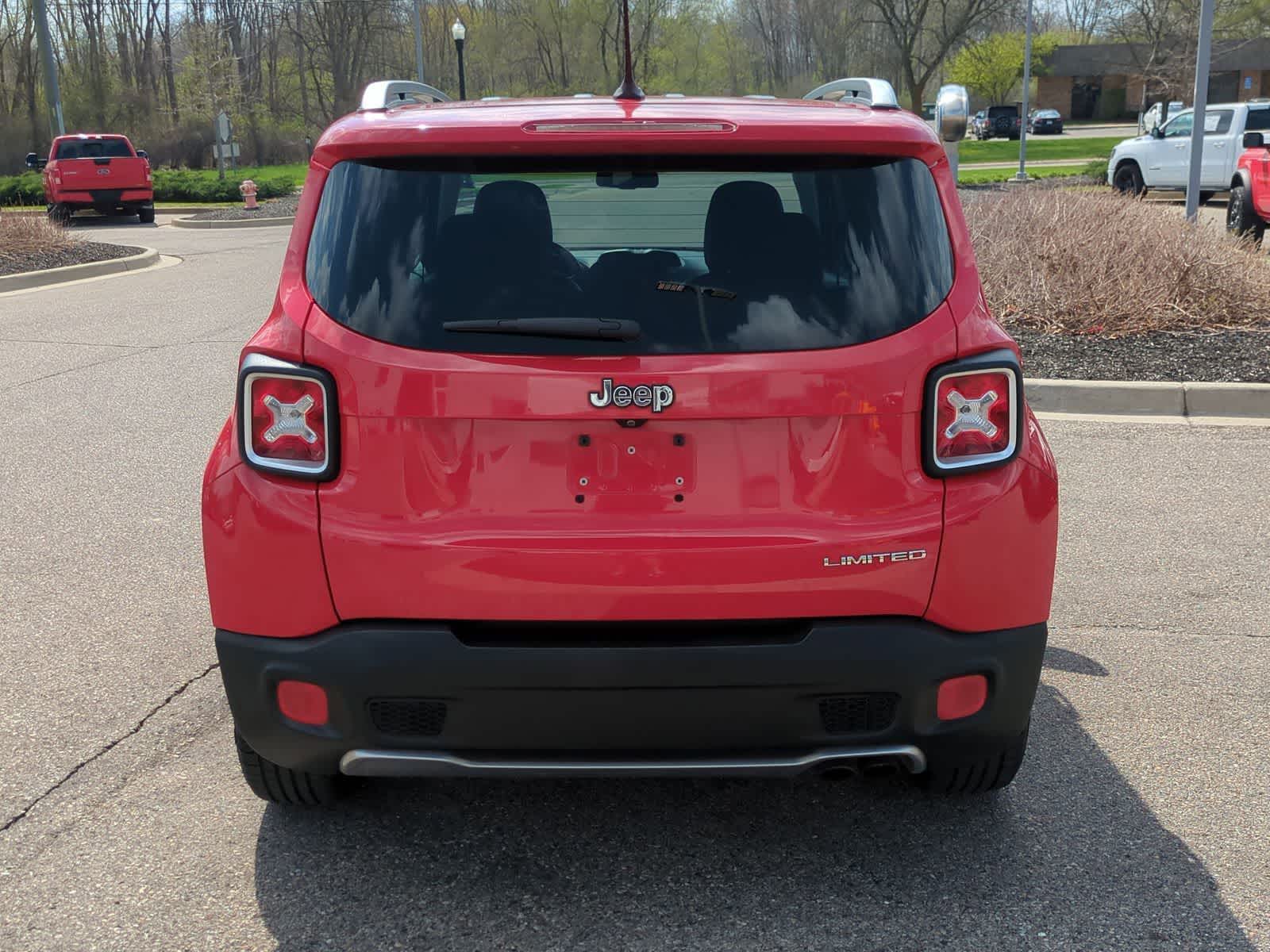 Thumbnail: 2015 Jeep Renegade - 7
