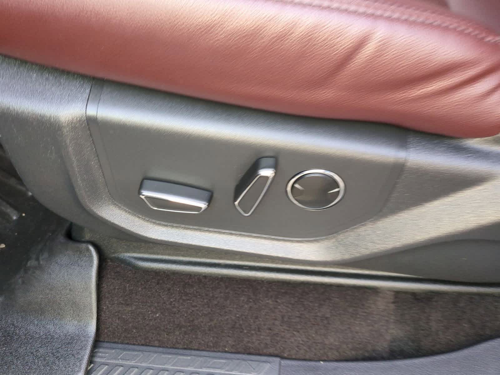 Thumbnail: 2023 Ford Expedition MAX - 17