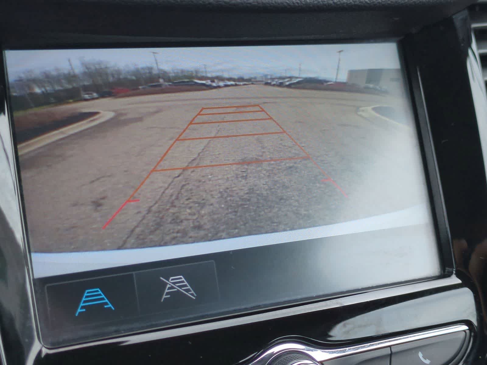 Thumbnail: 2017 Chevrolet Trax - 27