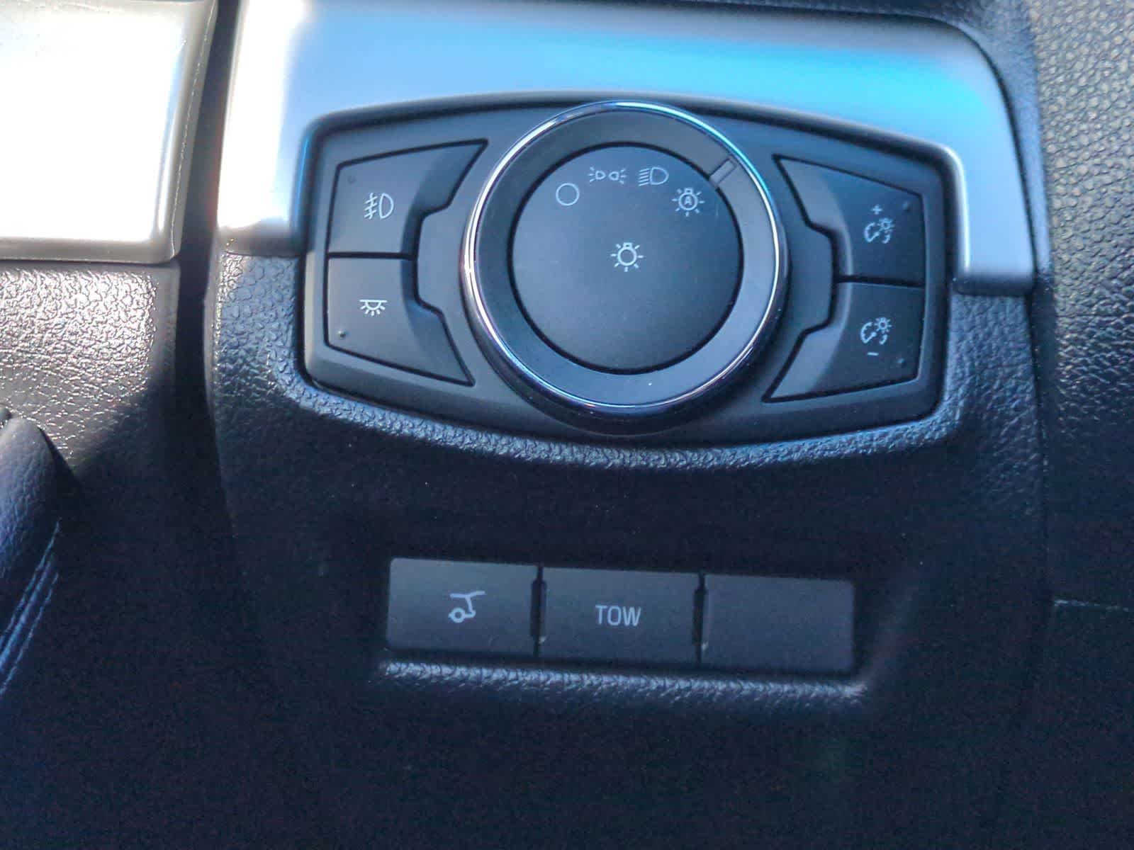 Thumbnail: 2017 Ford Explorer - 28