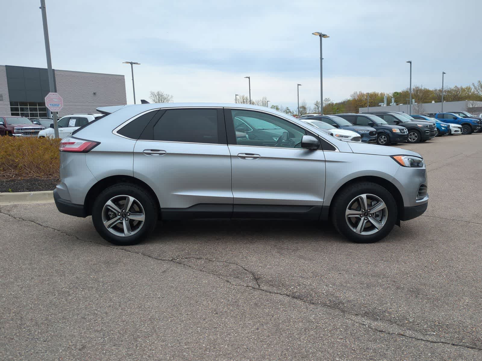 Thumbnail: 2023 Ford Edge - 9