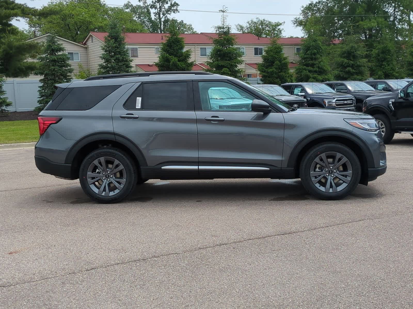 2025 Ford Explorer Active 9