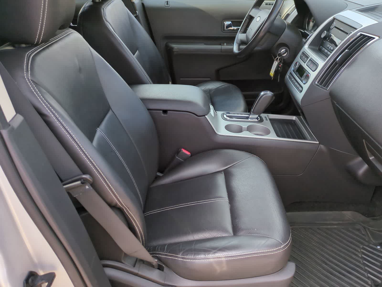 Thumbnail: 2010 Ford Edge - 21