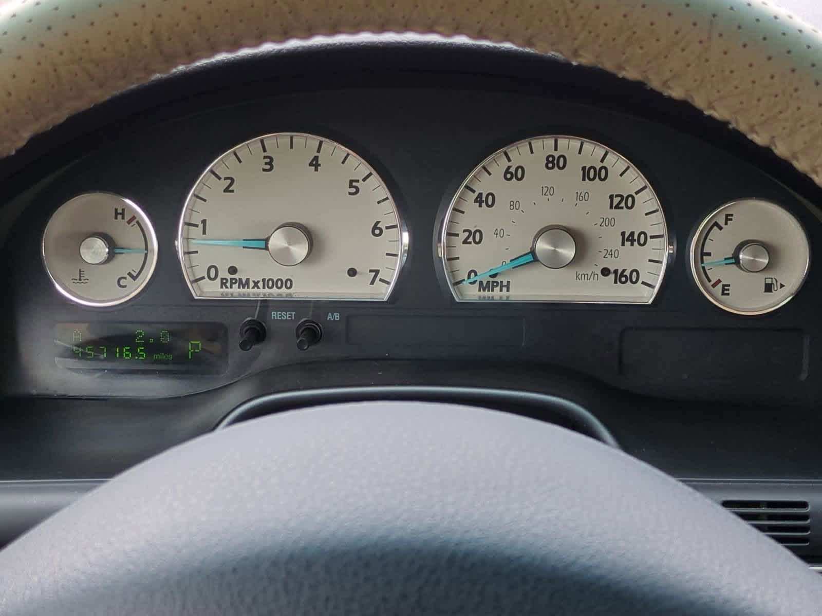 Thumbnail: 2004 Ford Thunderbird - 25