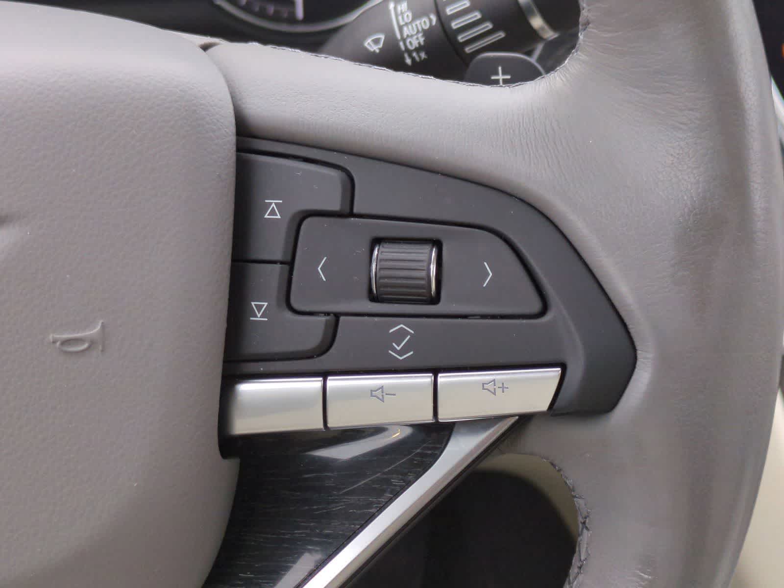 Thumbnail: 2022 Cadillac XT6 - 28