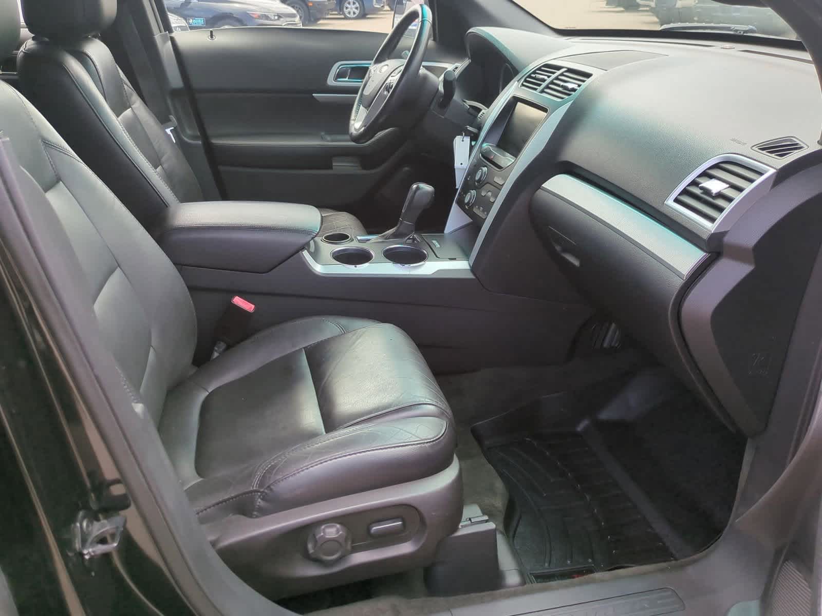 Thumbnail: 2014 Ford Explorer - 21