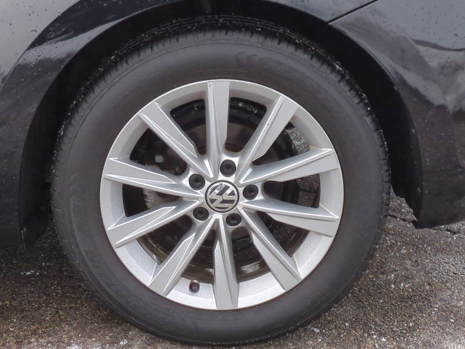 Thumbnail: 2017 Volkswagen Beetle - 15