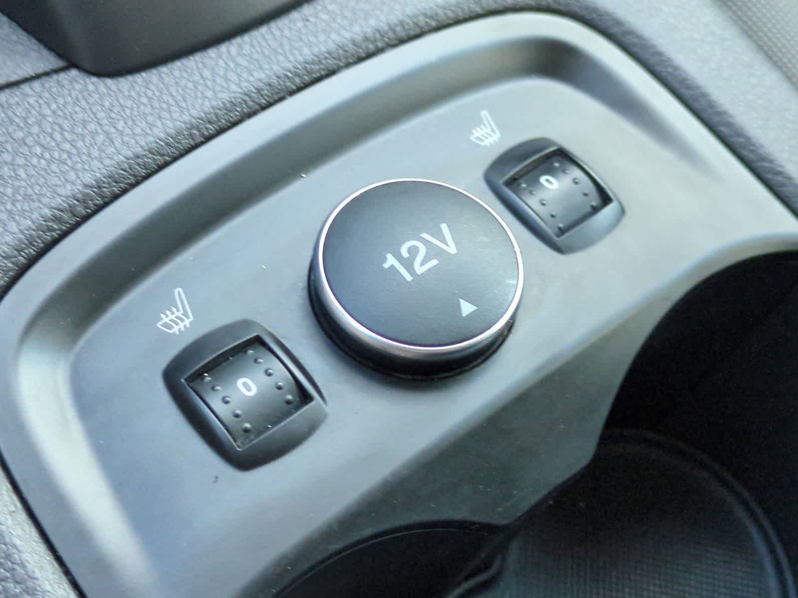 Thumbnail: 2014 Ford Focus - 31