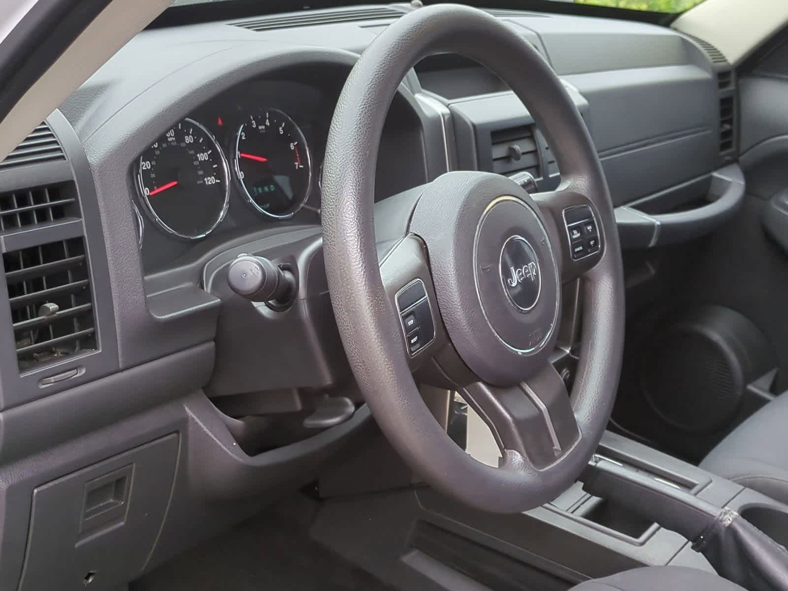 Thumbnail: 2011 Jeep Liberty - 10
