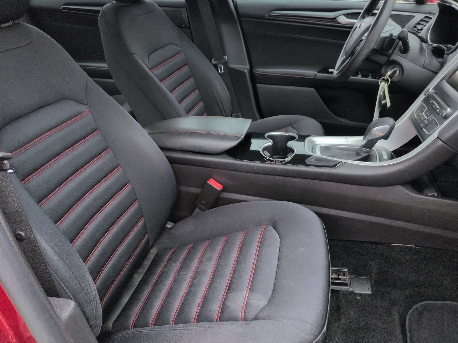 Thumbnail: 2016 Ford Fusion - 21