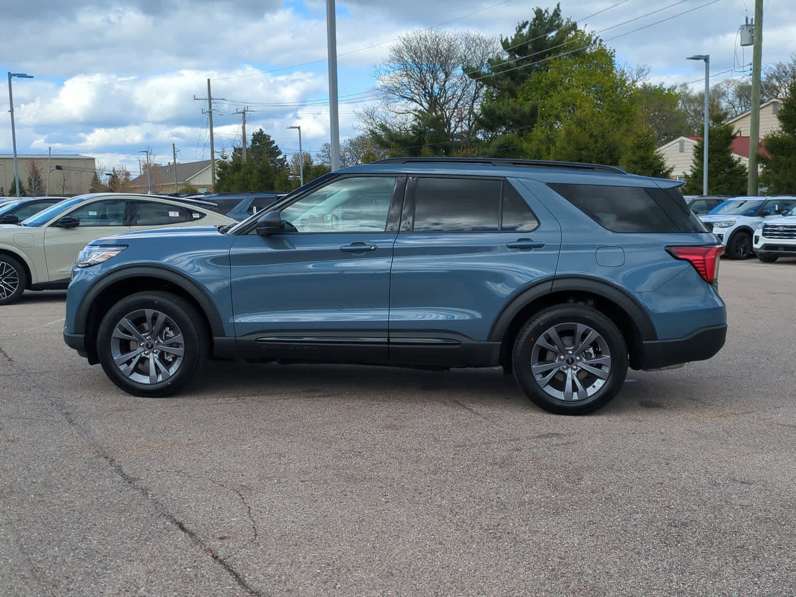Thumbnail: 2026 Ford Explorer - 5