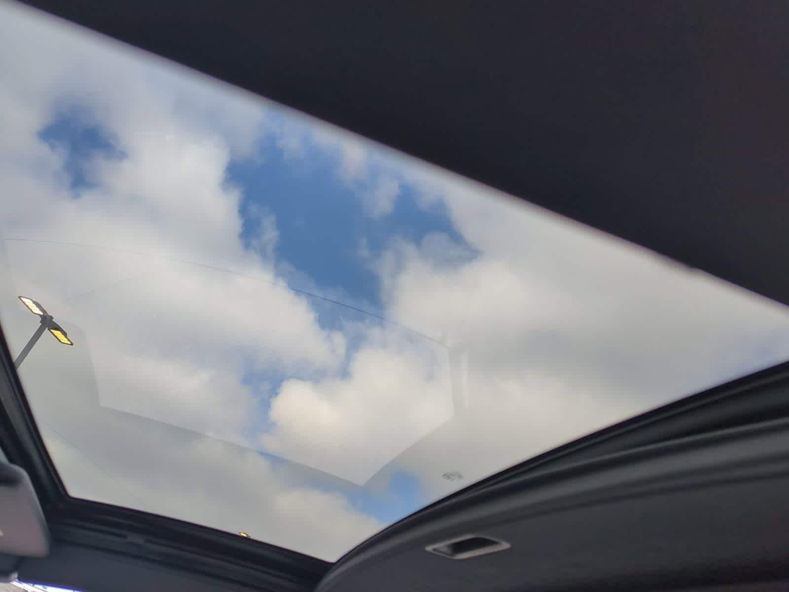 Thumbnail: 2013 Volkswagen Eos - 18