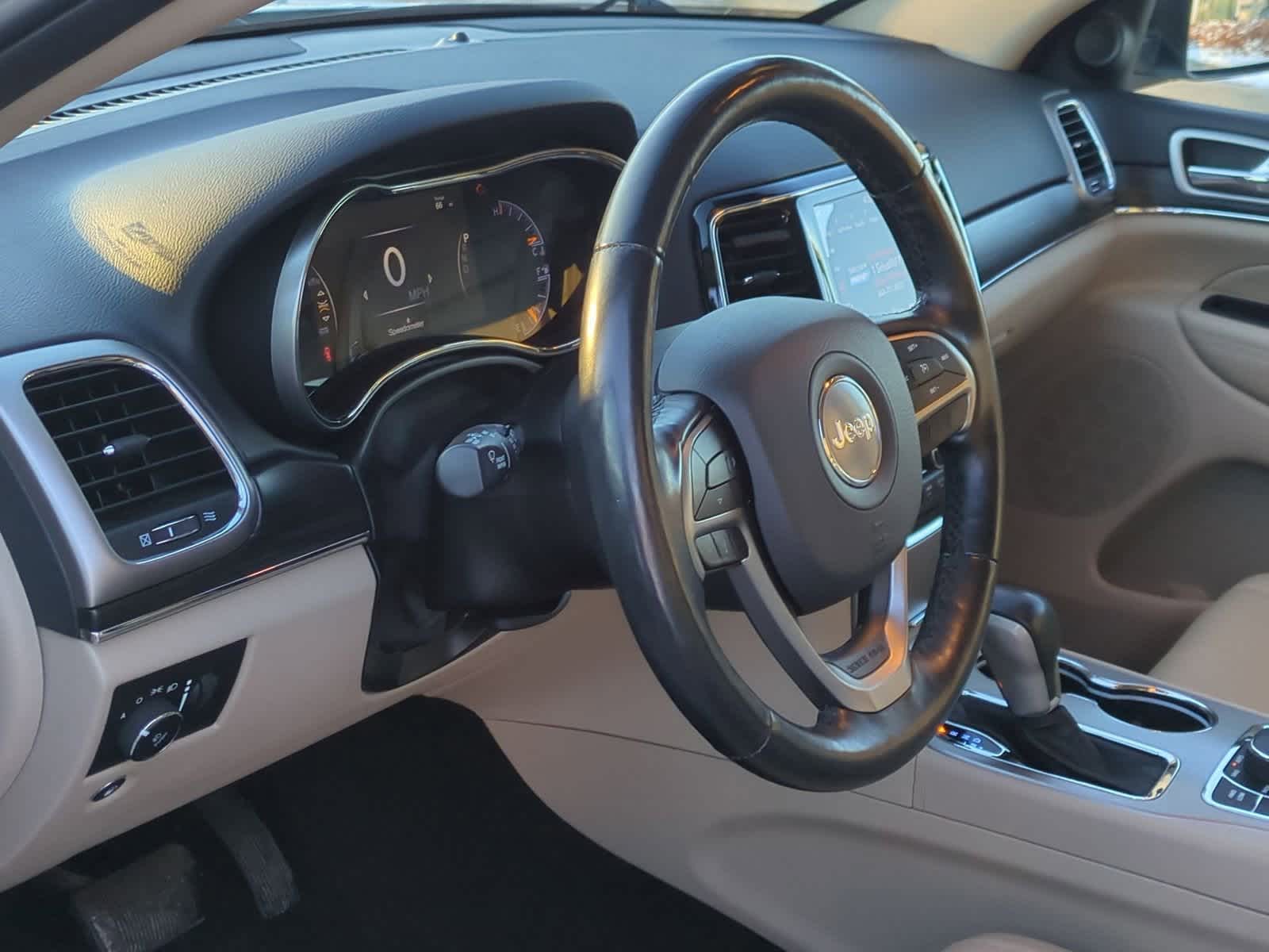 Thumbnail: 2020 Jeep Grand Cherokee - 10