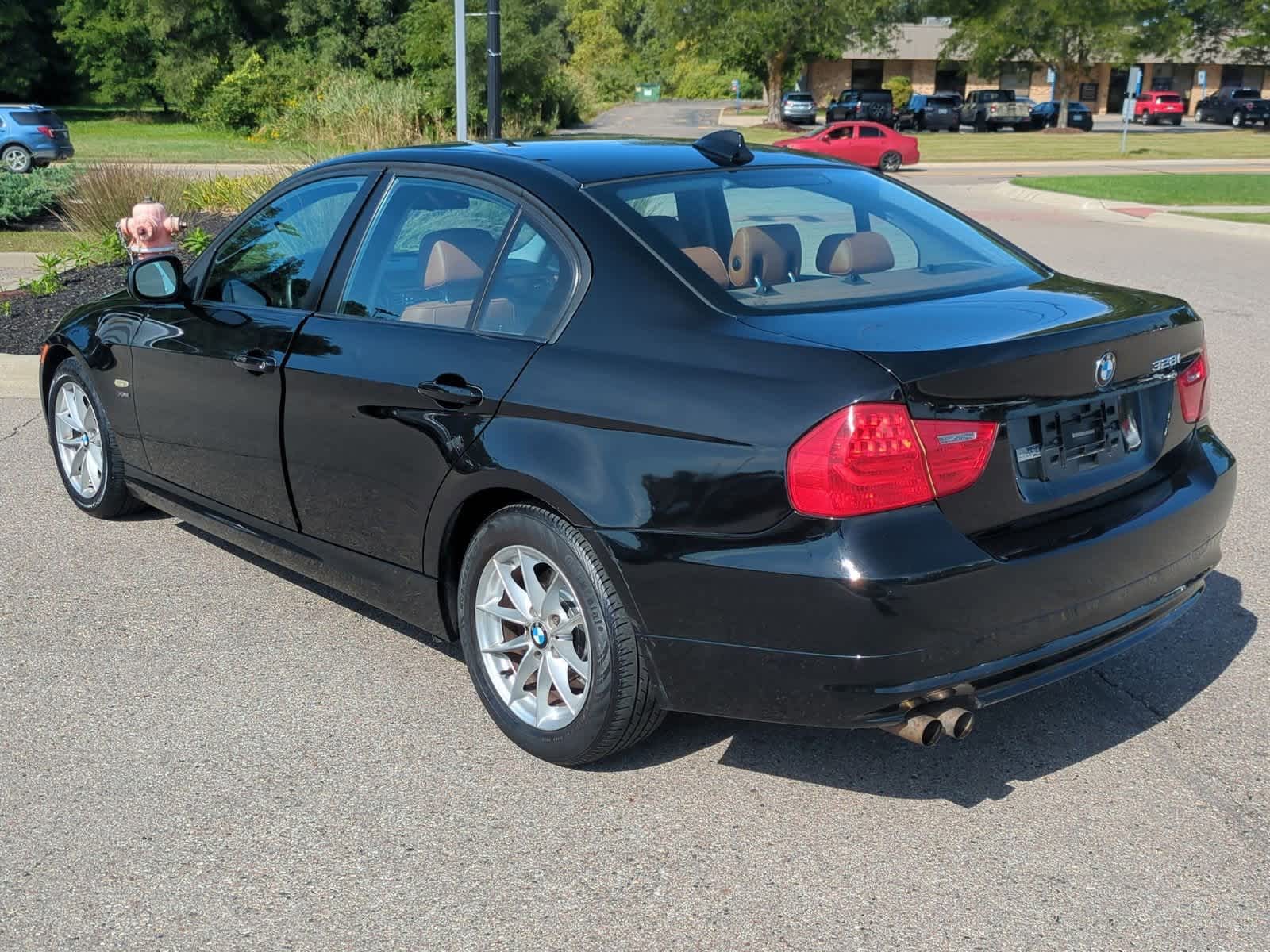 Thumbnail: 2010 BMW 3 Series - 6