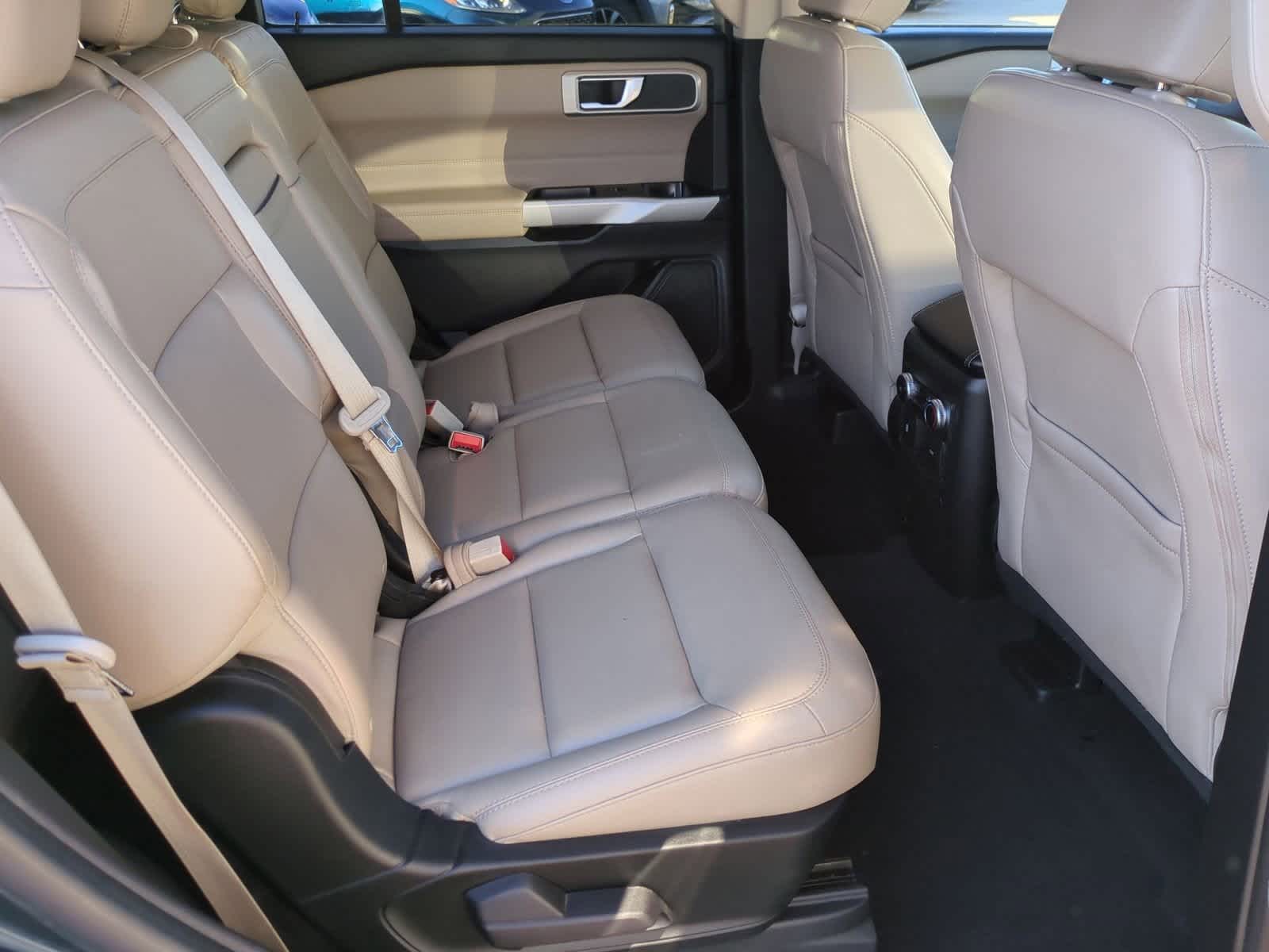 Thumbnail: 2022 Ford Explorer - 20