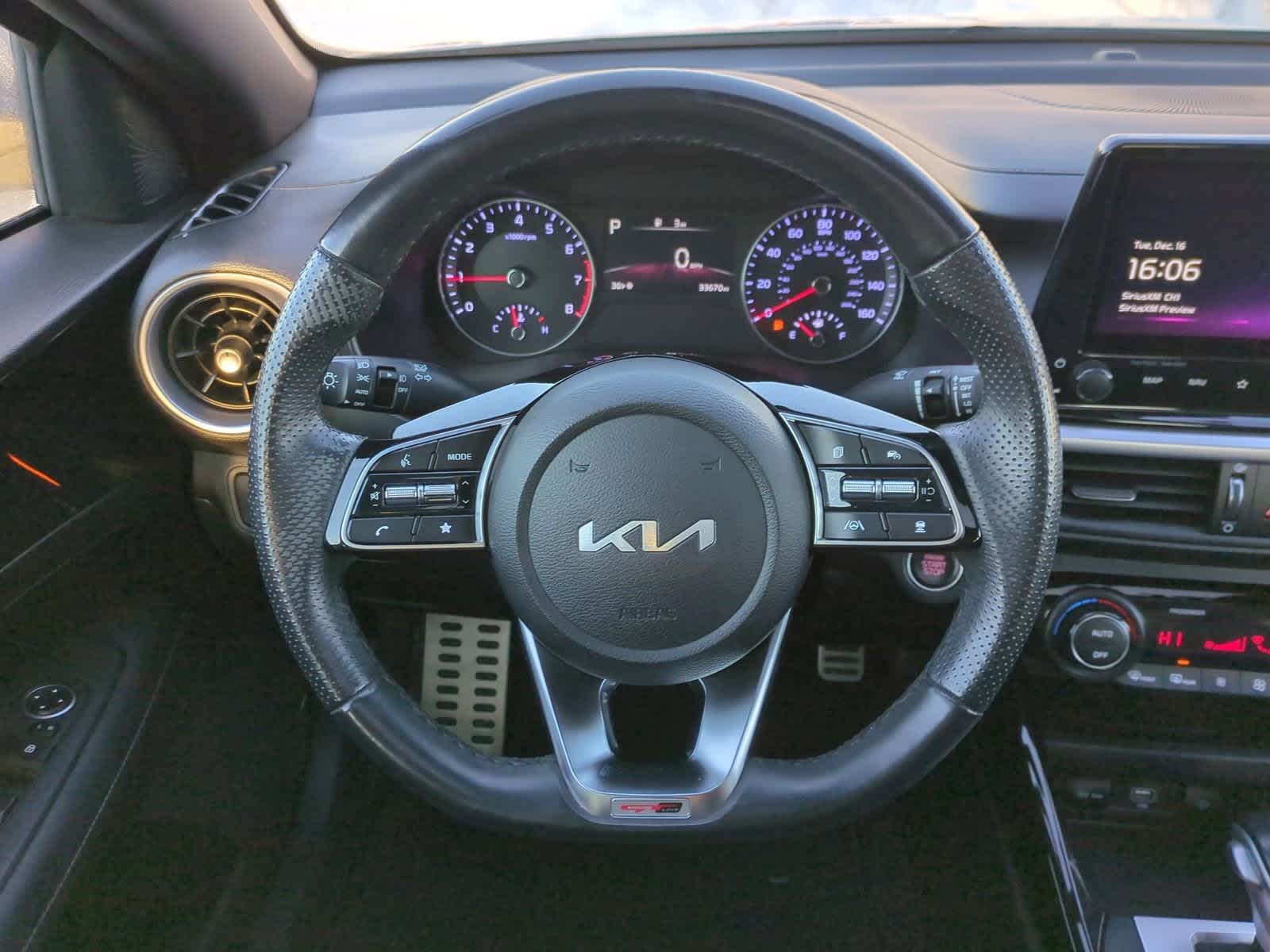 Thumbnail: 2023 Kia Forte - 24