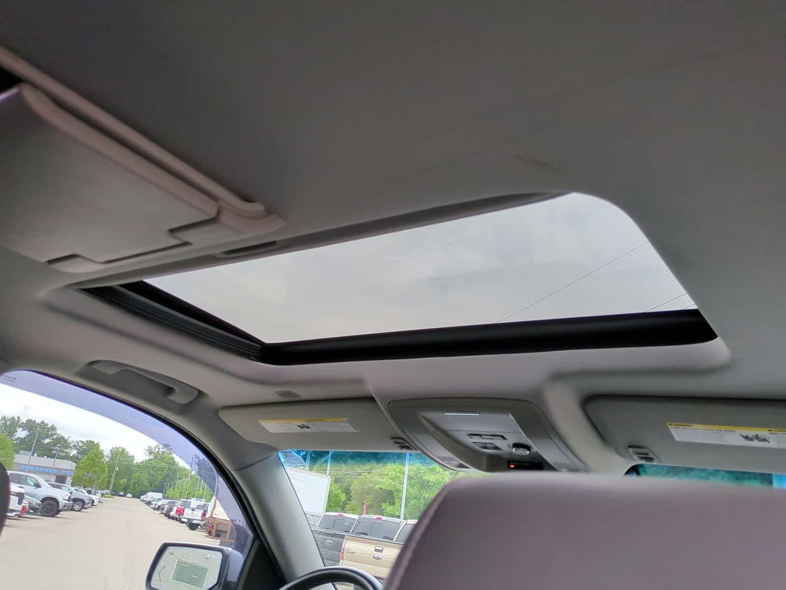 Thumbnail: 2015 Chevrolet Tahoe - 22