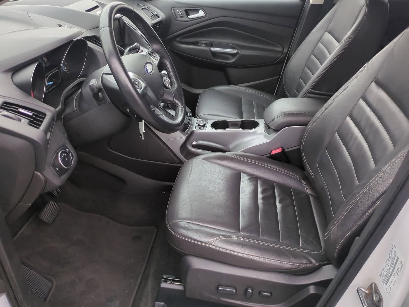 Thumbnail: 2015 Ford Escape - 16