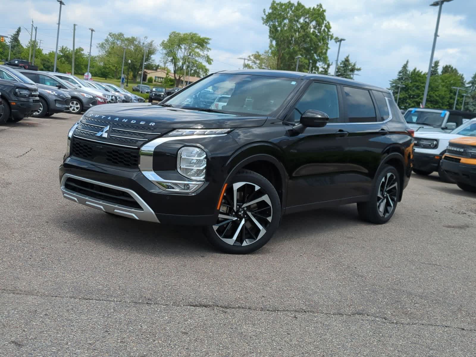 2023 Mitsubishi Outlander SE -
                  Waterford, MI