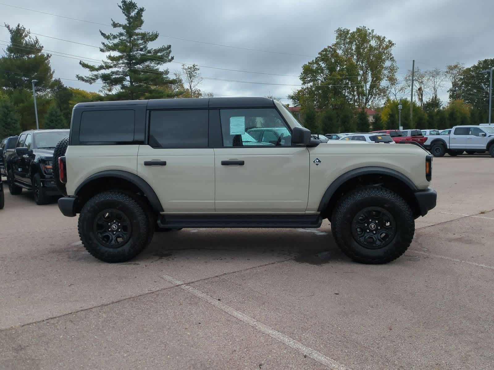 Thumbnail: 2025 Ford Bronco - 9