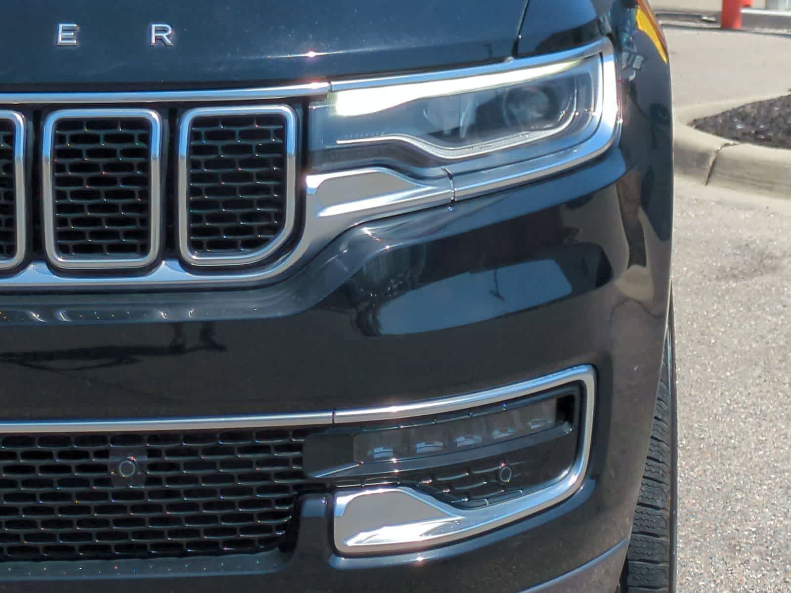 Thumbnail: 2022 Jeep Wagoneer - 11