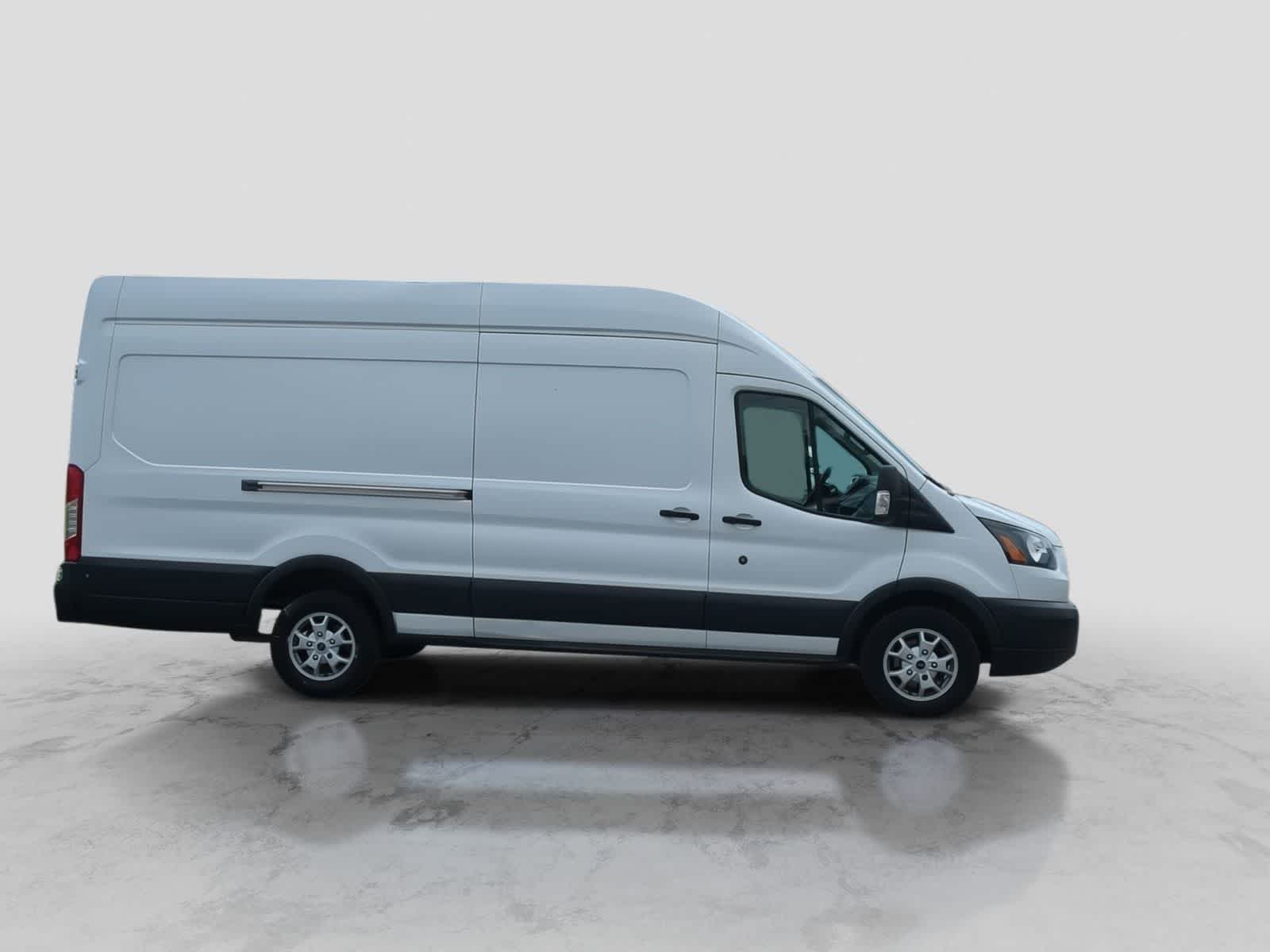 Thumbnail: 2015 Ford Transit Series - 9